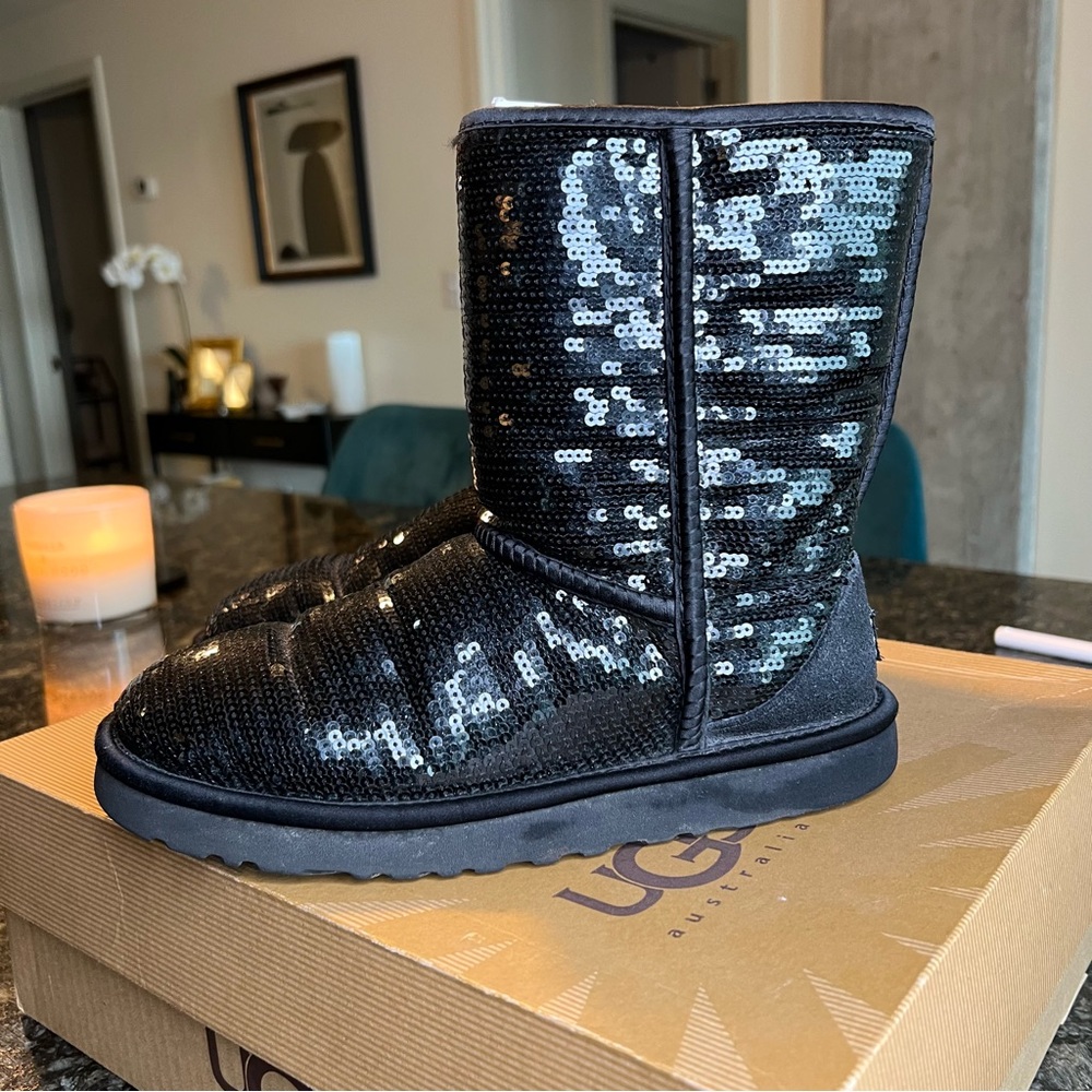 UGG W Black Classic Short Sparkles - 7